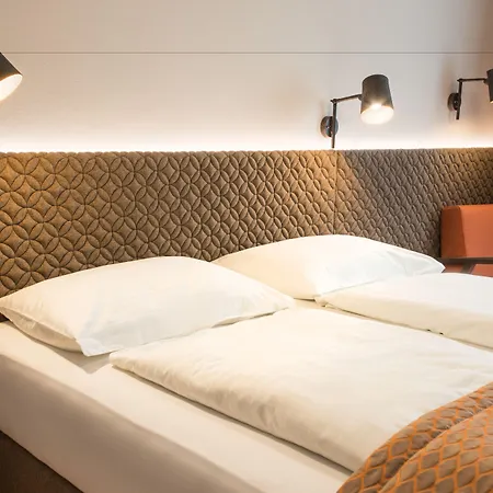 珀斯特绿色酒店 - 100％比奥 酒店 3*