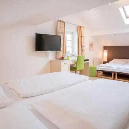 Gruene Zur Post - 100 % Bio 3* Salzburg