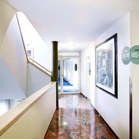 Gruene Zur Post - 100 % Bio 3*