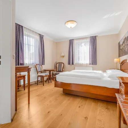 Gruene Zur Post - 100 % Bio 3* Salzburg