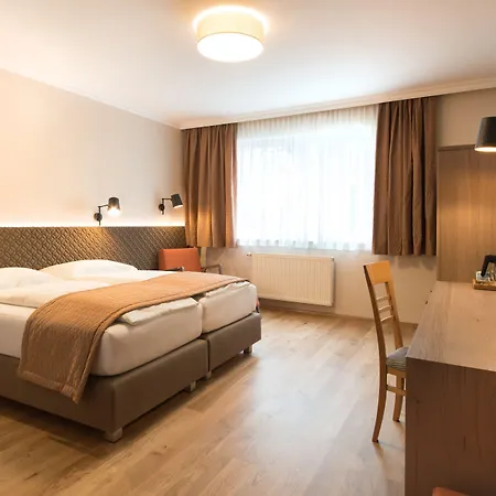 Gruene Zur Post - 100 % Bio Otel