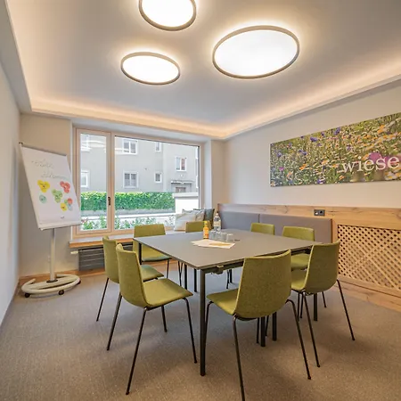 Gruene Zur Post - 100 % Bio Otel Salzburg