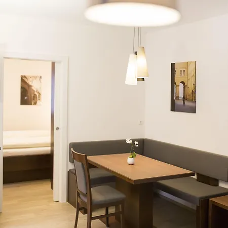 Gruene Zur Post - 100 % Bio 3* Salzburg