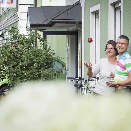 Gruene Zur Post - 100 % Bio 3*